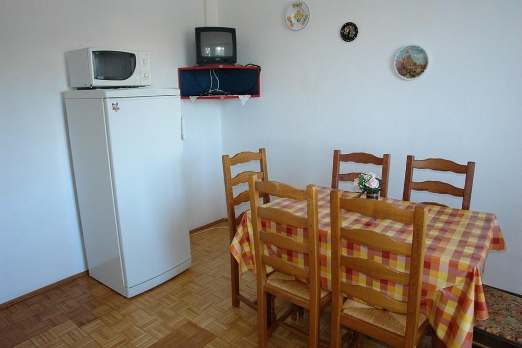 Beautiful Apartment In Crikvenica With Kitchen Habitación foto